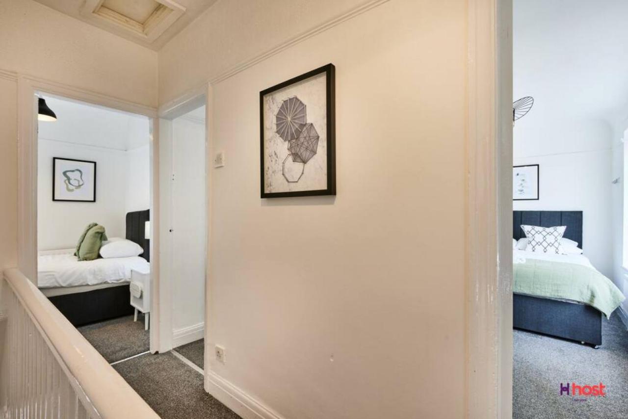 Host - Family Near Centre, Pets Ok & Free Parking